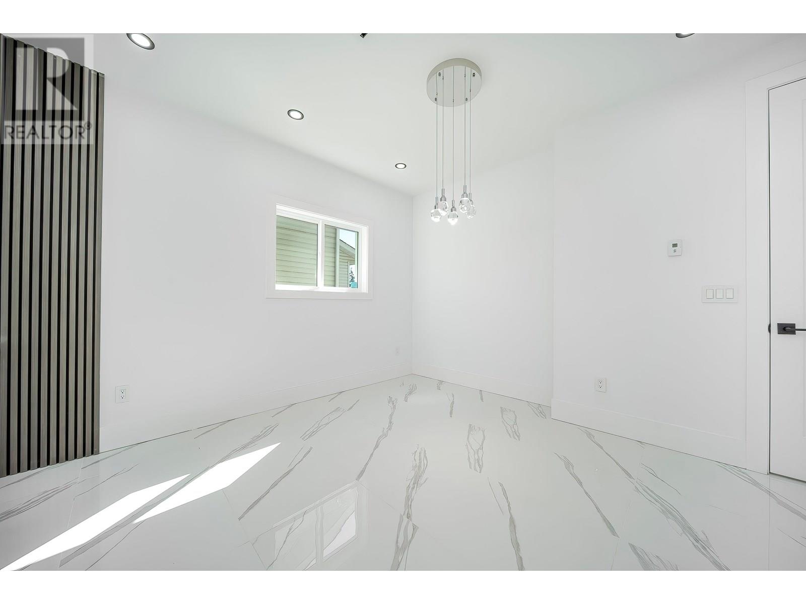 8014 11th Avenue, Burnaby, British Columbia  V3N 2N7 - Photo 12 - R3018484