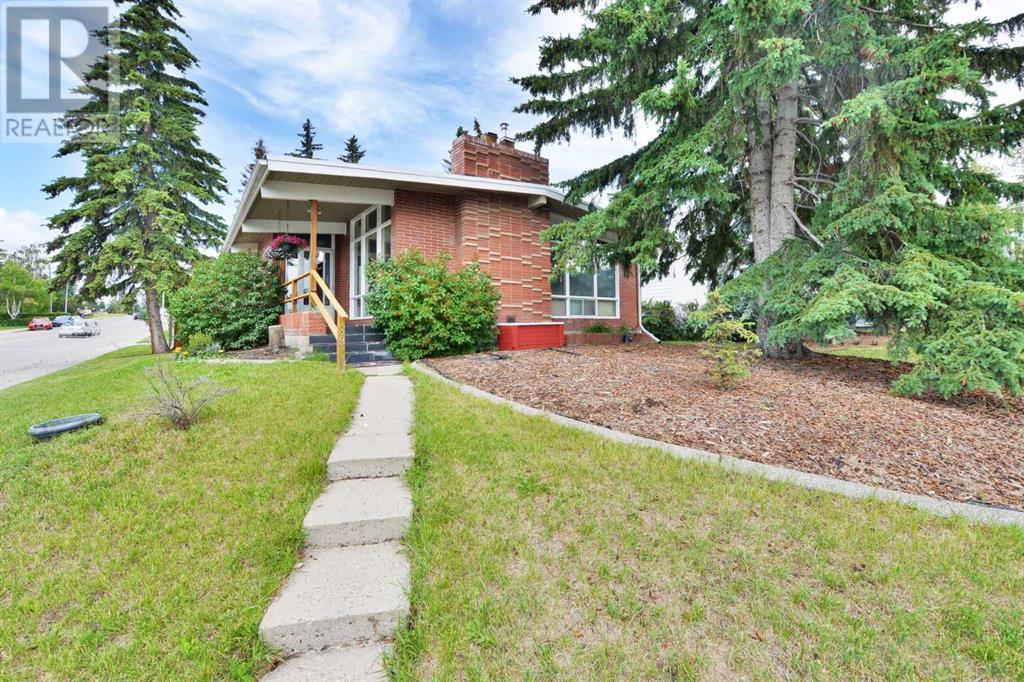 Property at 89 Governor Drive SW image 1