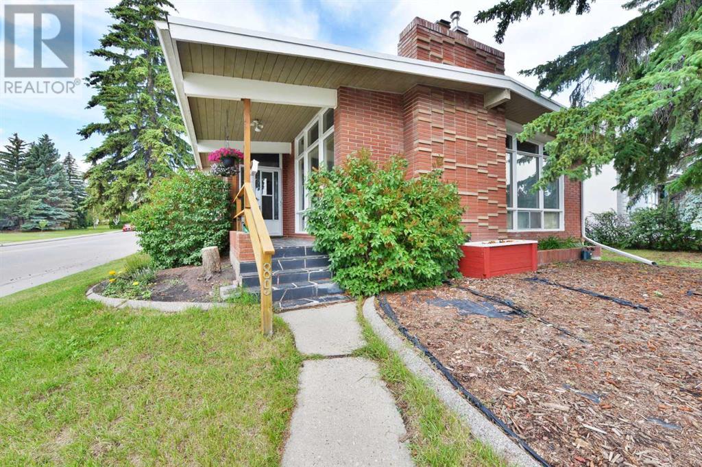 Property at 89 Governor Drive SW image 2