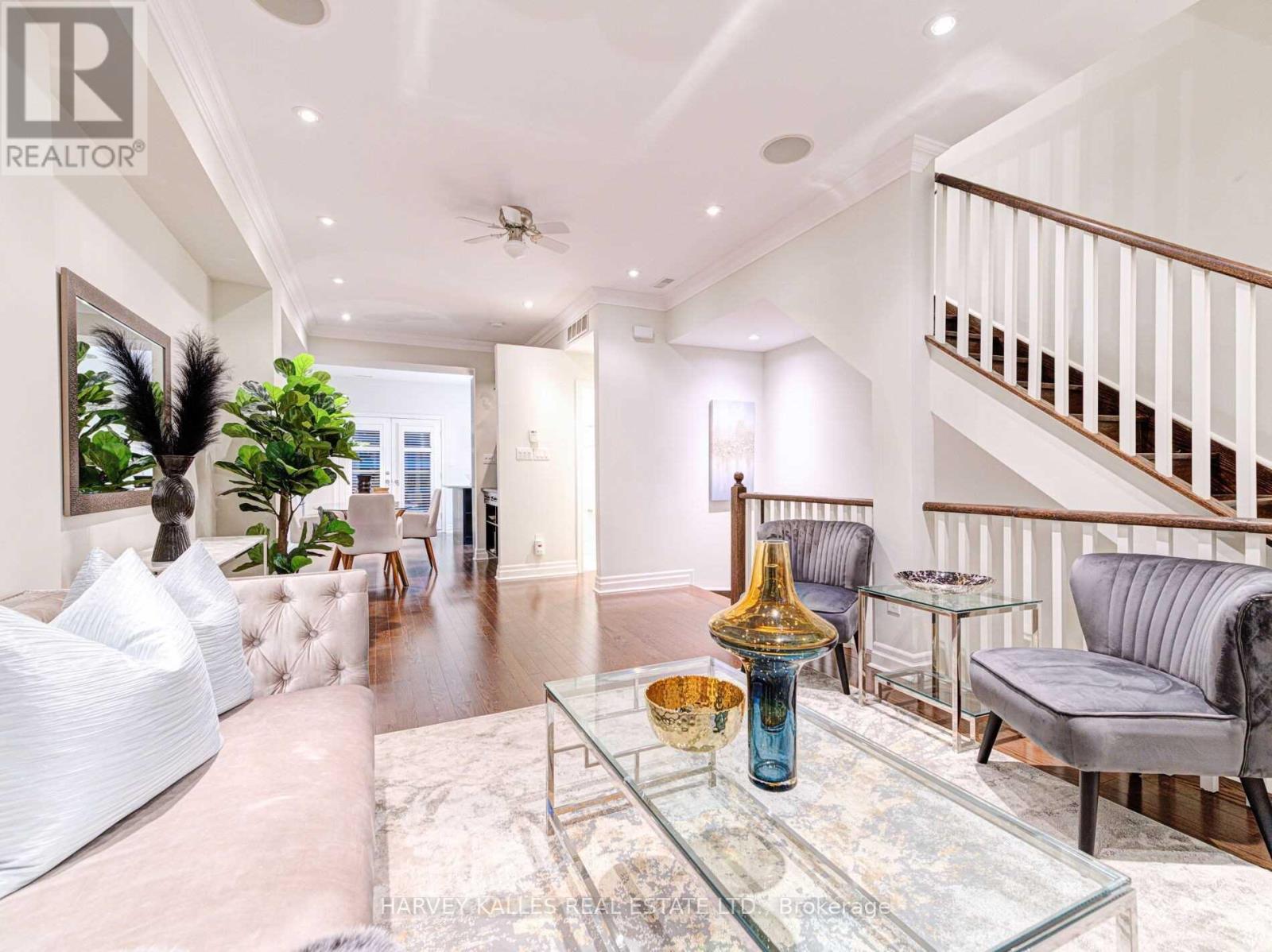 Property at 73 PLEASANT BOULEVARD image 4