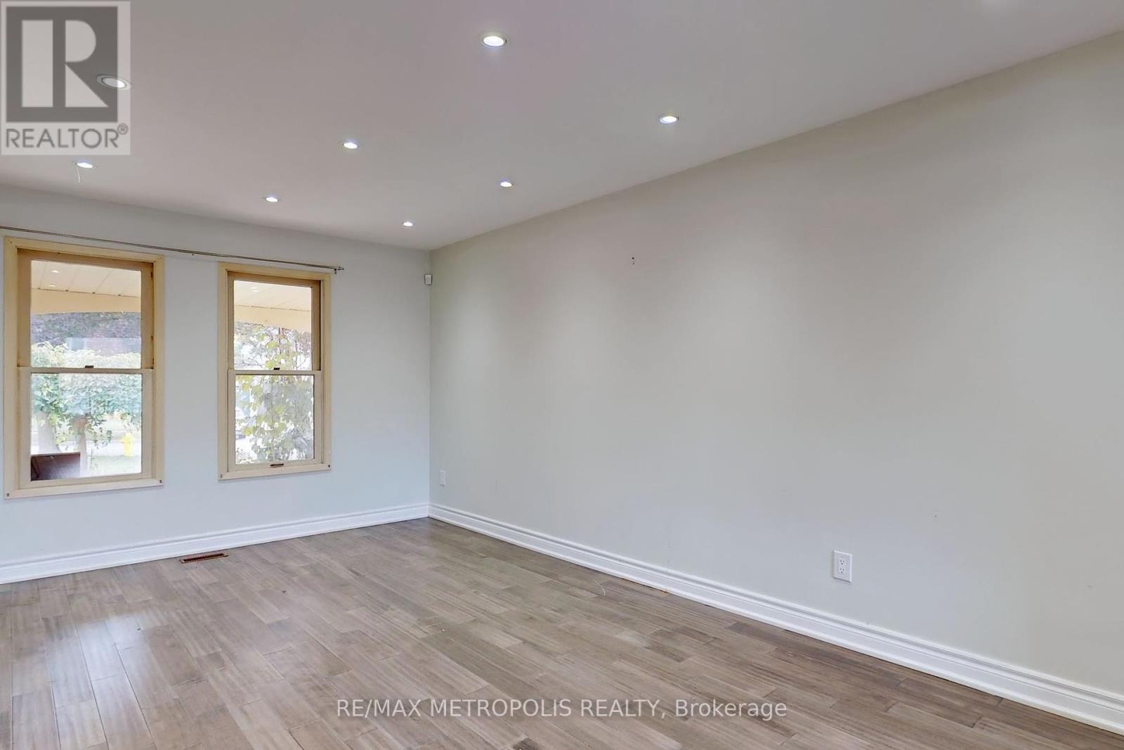 Property at 11 NOAKE CRESCENT image 4