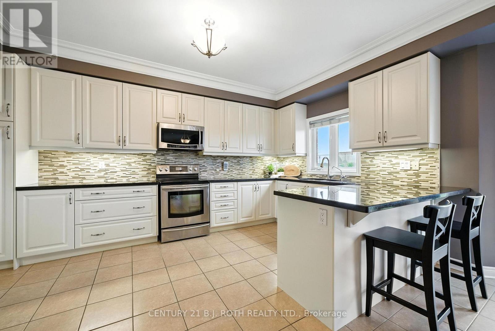 Property at 71 NELKYDD LANE image 3