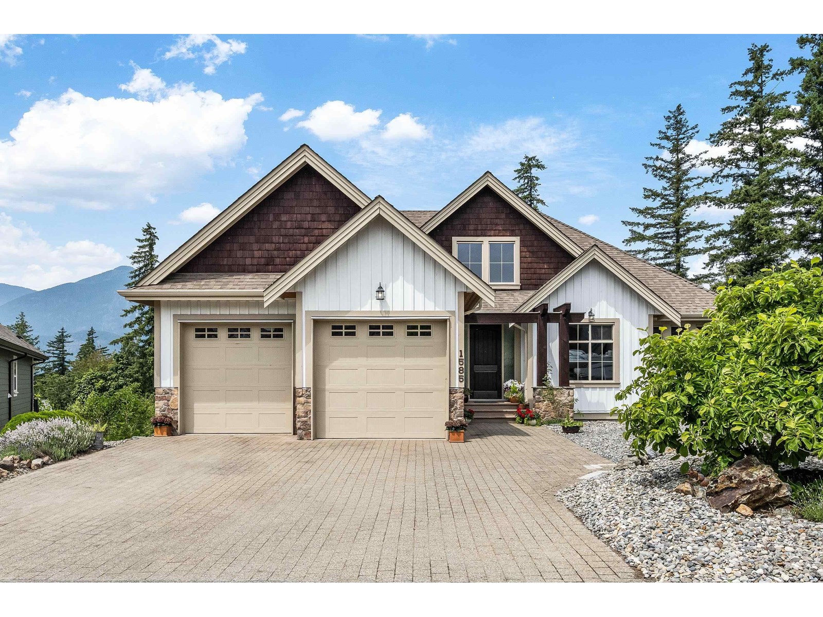 Property at 1585 WOODSIDE PLACE image 1