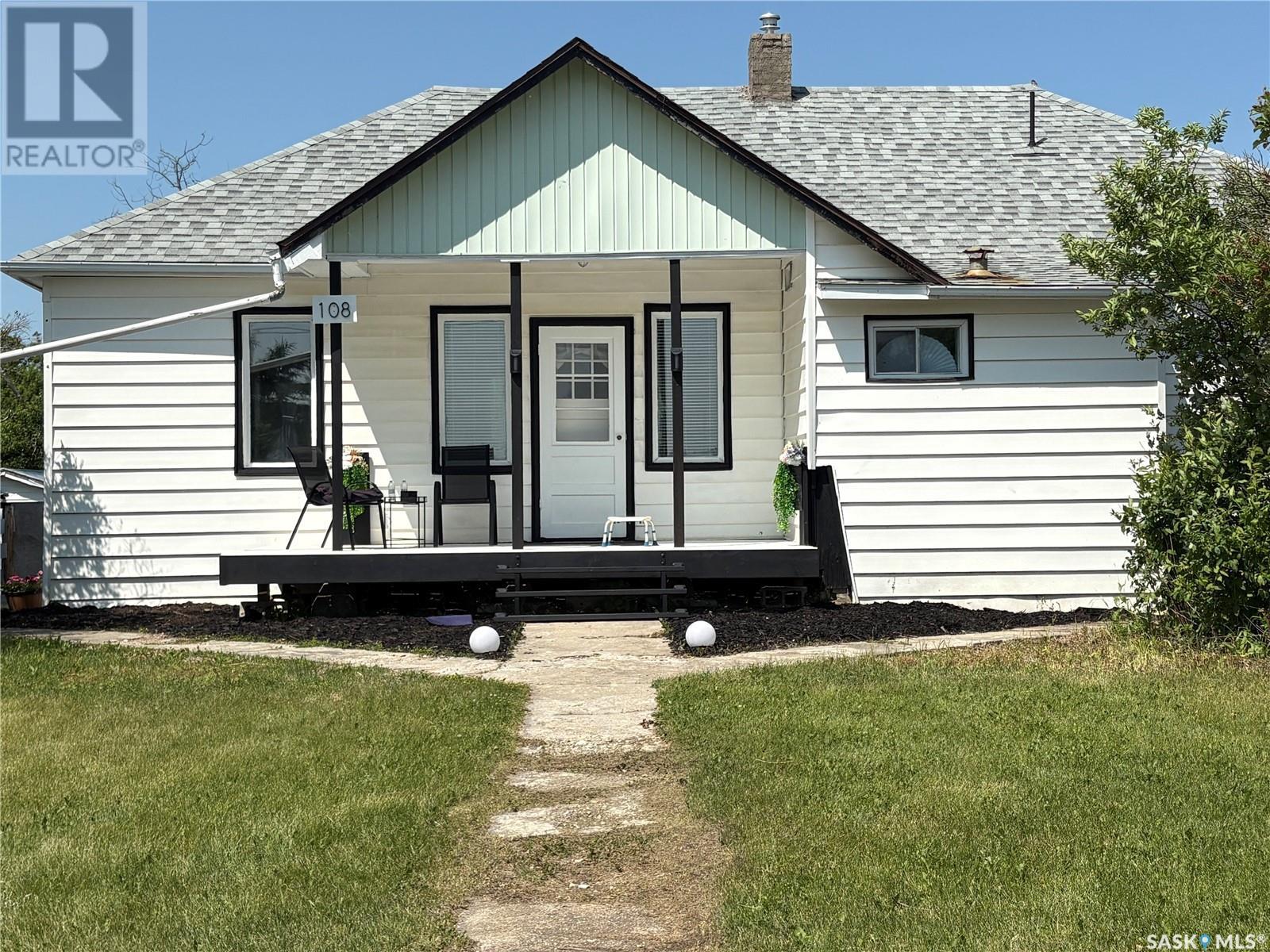 108 Warren Road, Kelliher, Saskatchewan  S0A 1V0 - Photo 2 - SK010988