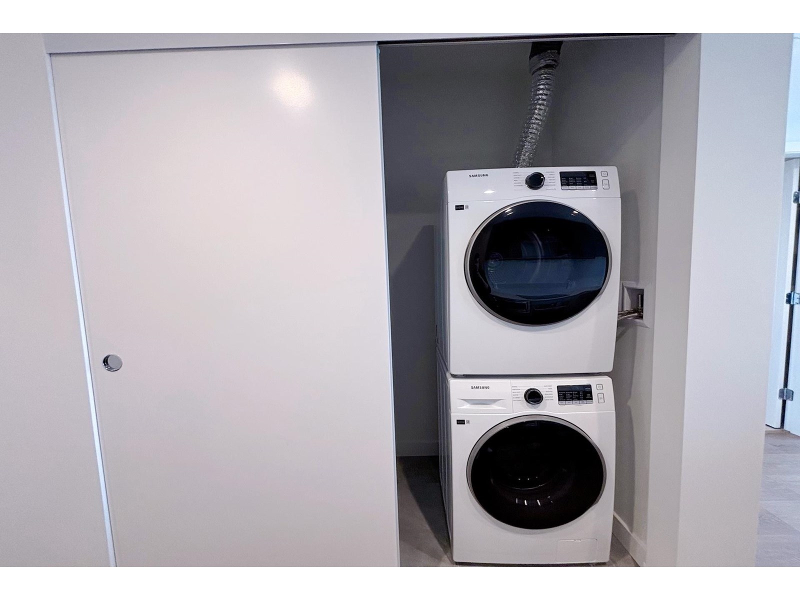 611 13745 George Junction, Surrey, British Columbia  V3T 0V8 - Photo 6 - R3020700