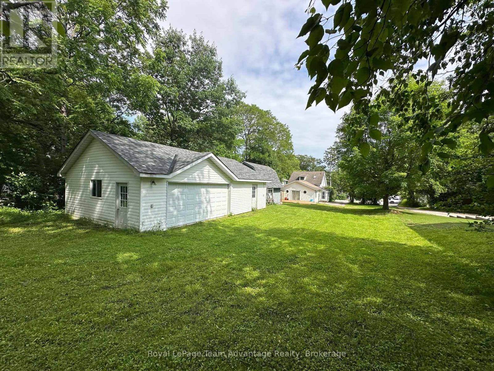 66 William Street, Parry Sound, Ontario  P2A 1V1 - Photo 2 - X12104961