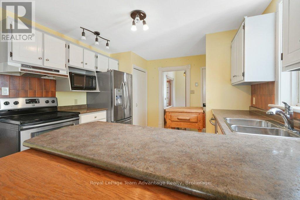66 William Street, Parry Sound, Ontario  P2A 1V1 - Photo 14 - X12104961