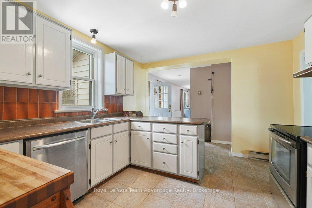 66 William Street, Parry Sound, Ontario  P2A 1V1 - Photo 15 - X12104961