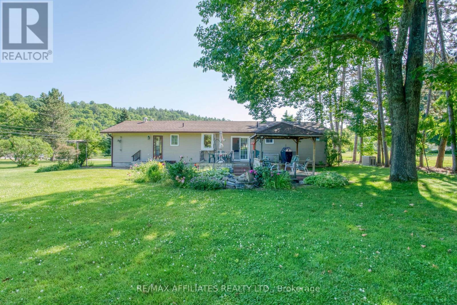 49 Mountain Road, Westport, Ontario  K0G 1X0 - Photo 35 - X12251169