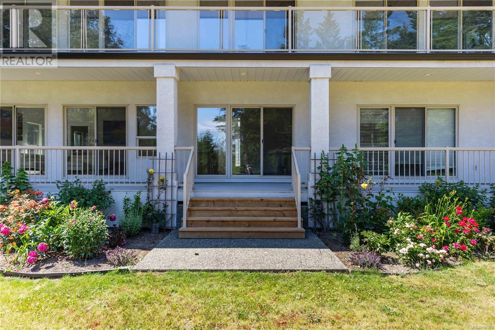 Property at 740 Windover Terr image 5
