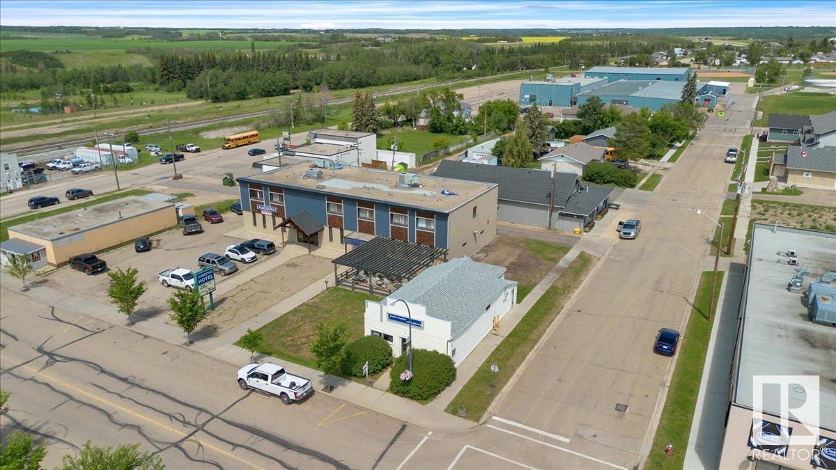 5002 50 Av, Gibbons, Alberta  T0A 1N0 - Photo 2 - E4381862