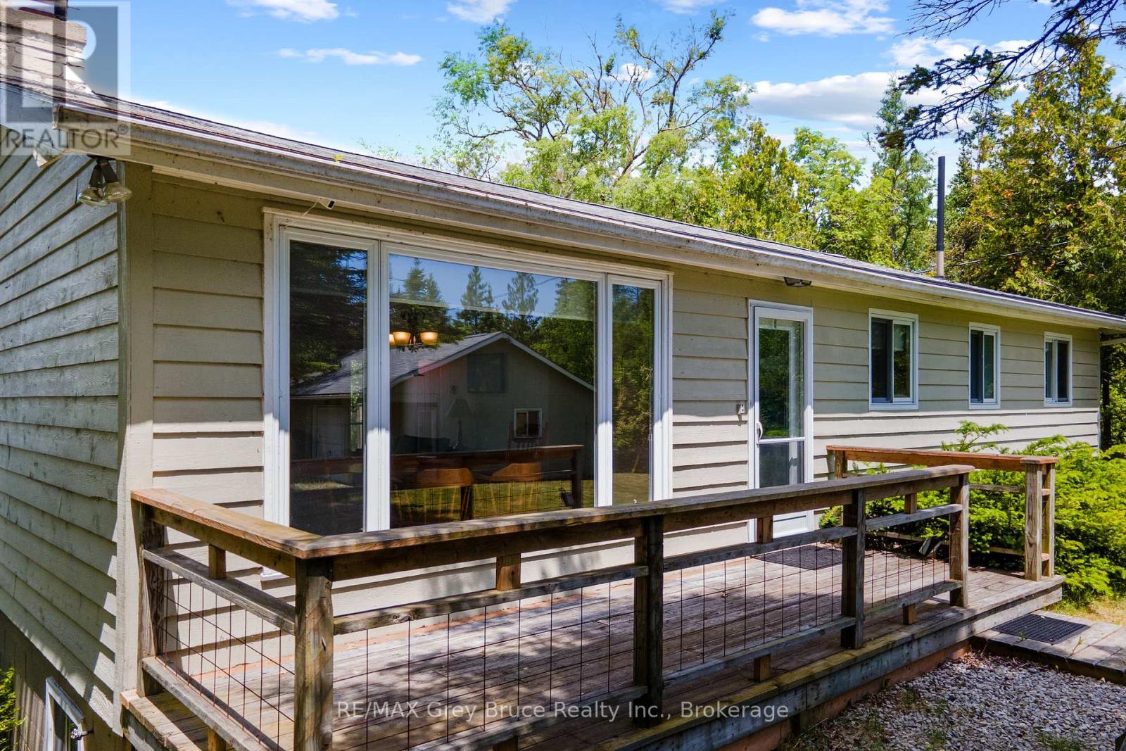 54 Zorra Drive, Northern Bruce Peninsula, Ontario  N0H 2R0 - Photo 11 - X12251305