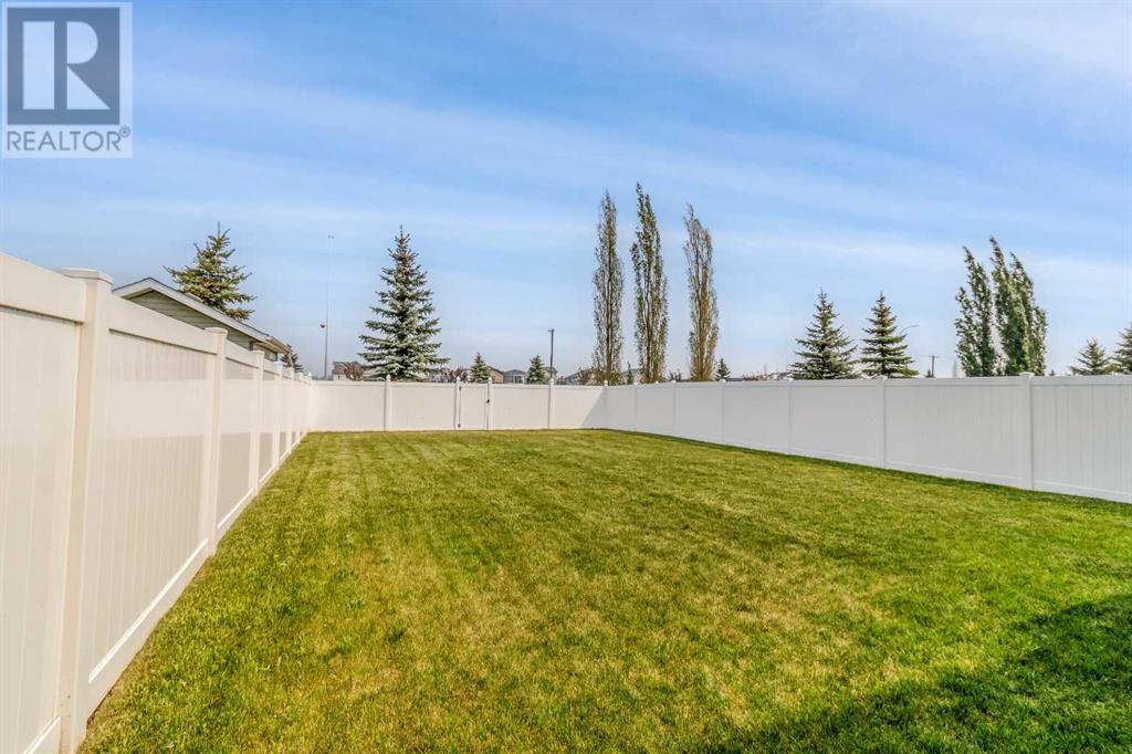Property at 66 Henderson Crescent image 5