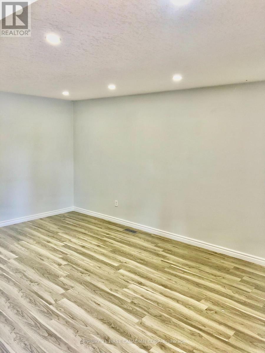 190 Fairview Avenue, St. Thomas, Ontario  N5R 5K4 - Photo 12 - X12241248