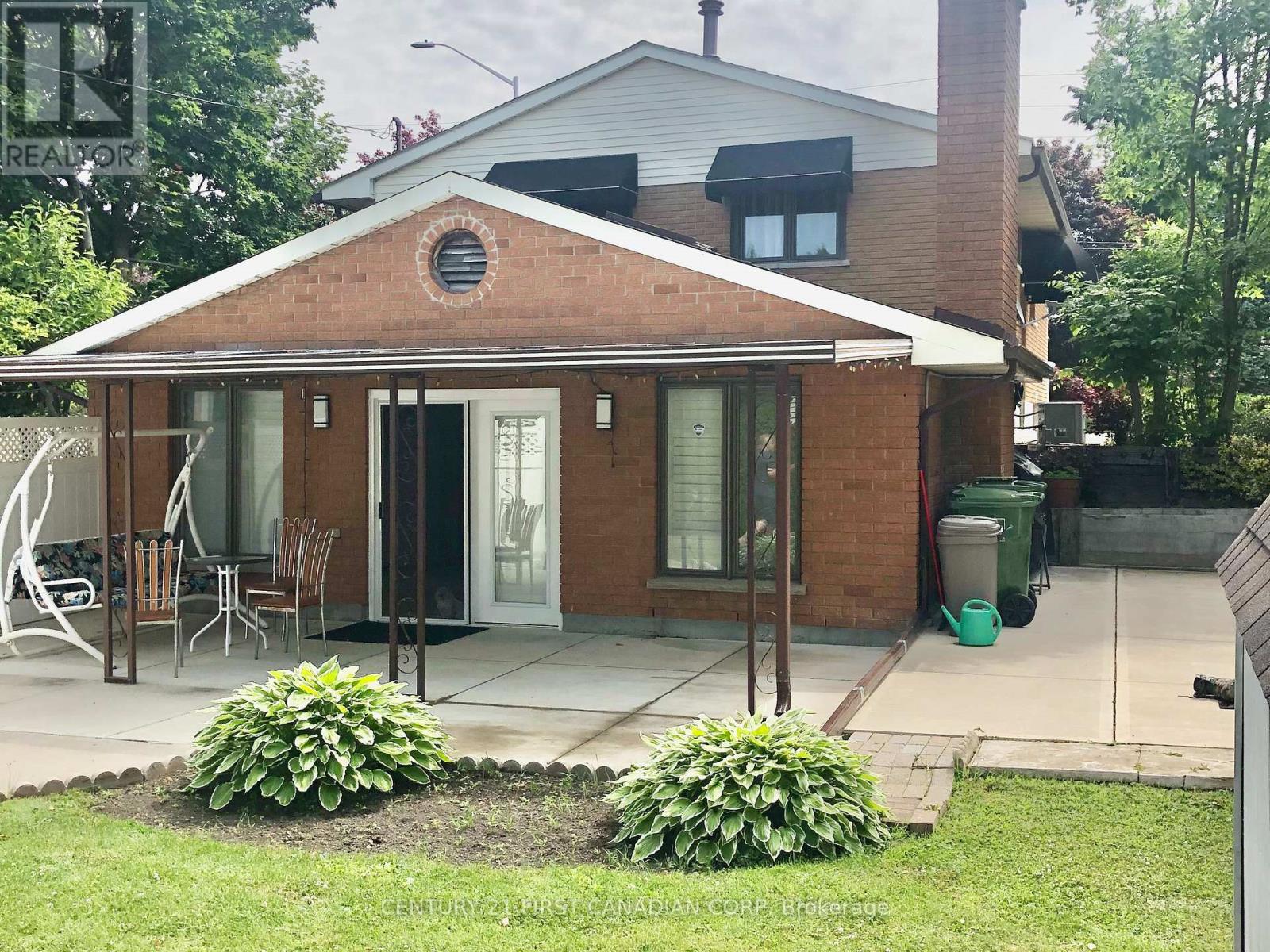 190 Fairview Avenue, St. Thomas, Ontario  N5R 5K4 - Photo 4 - X12241248