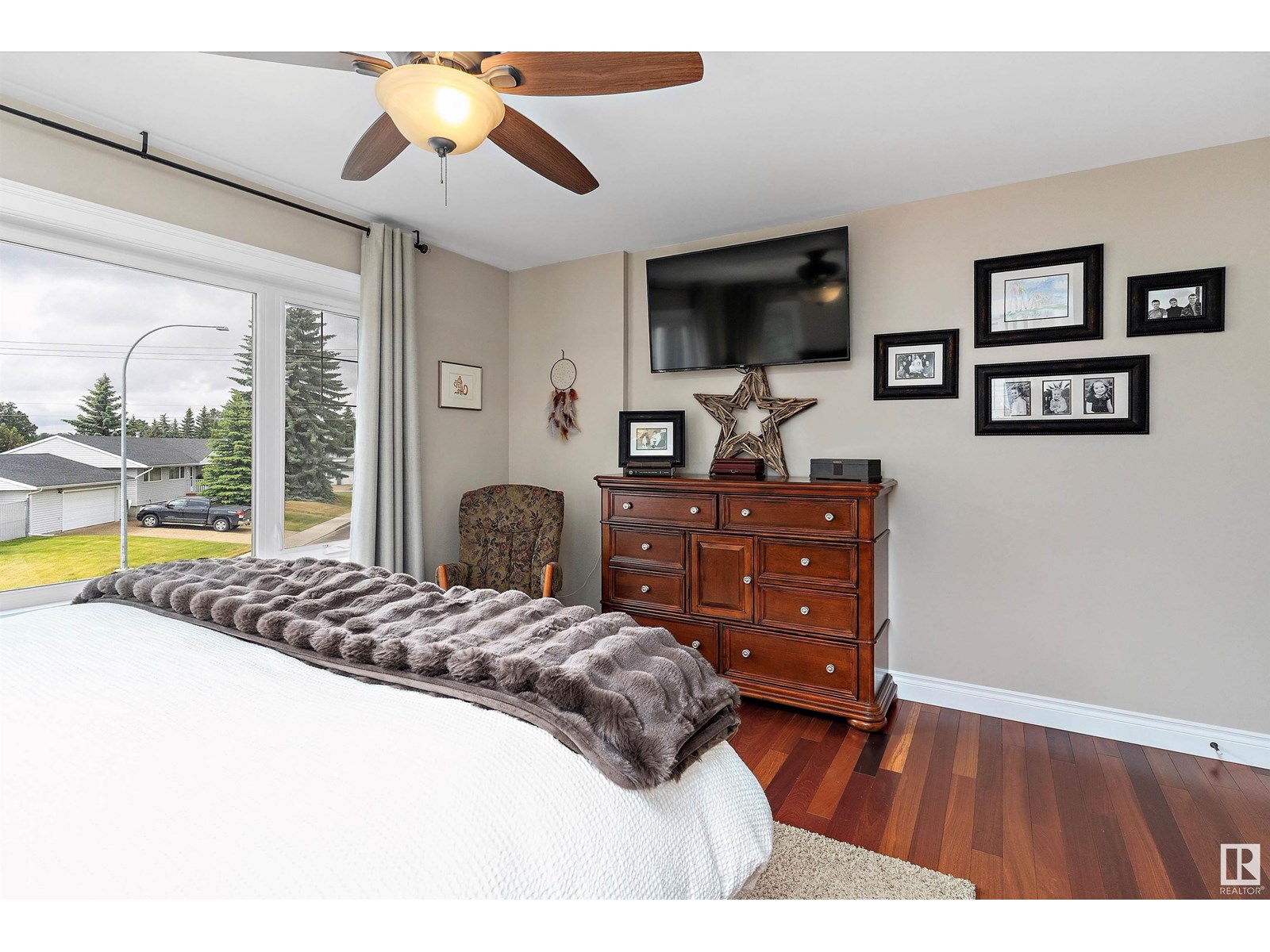 Property at 10765 65 ST NW image 5