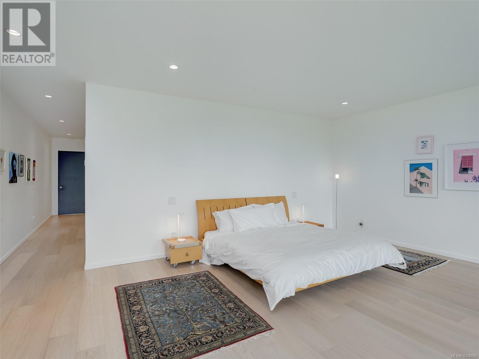 Property at 3921 Hobbs St image 2