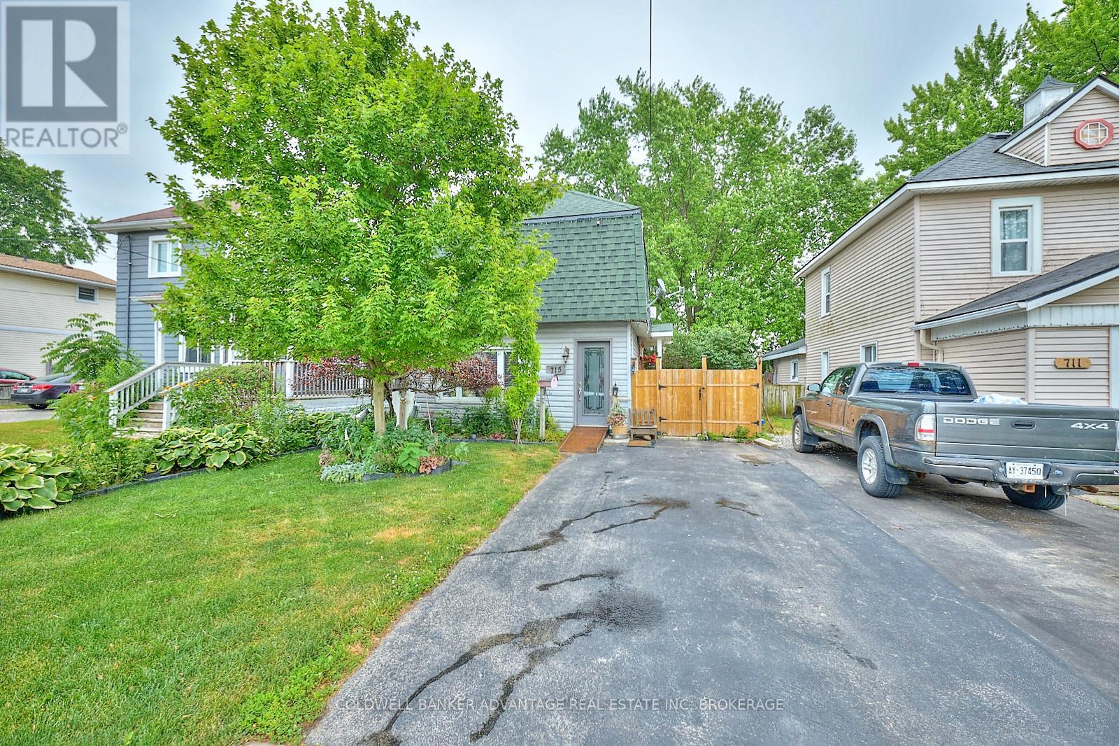 Property at 715 TAMARAC STREET image 2