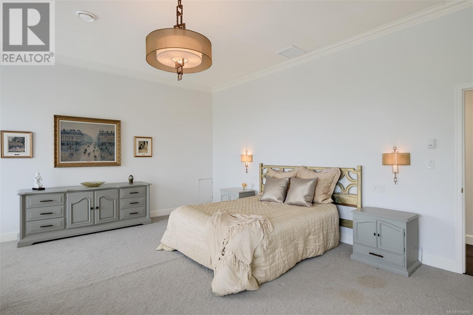 Property at 4821 Amblewood Dr image 5