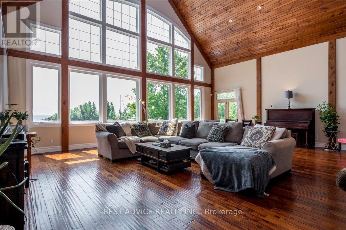 9 Fernwood Lane, Ramara, Ontario  L0K 1B0 - Photo 9 - S12155306