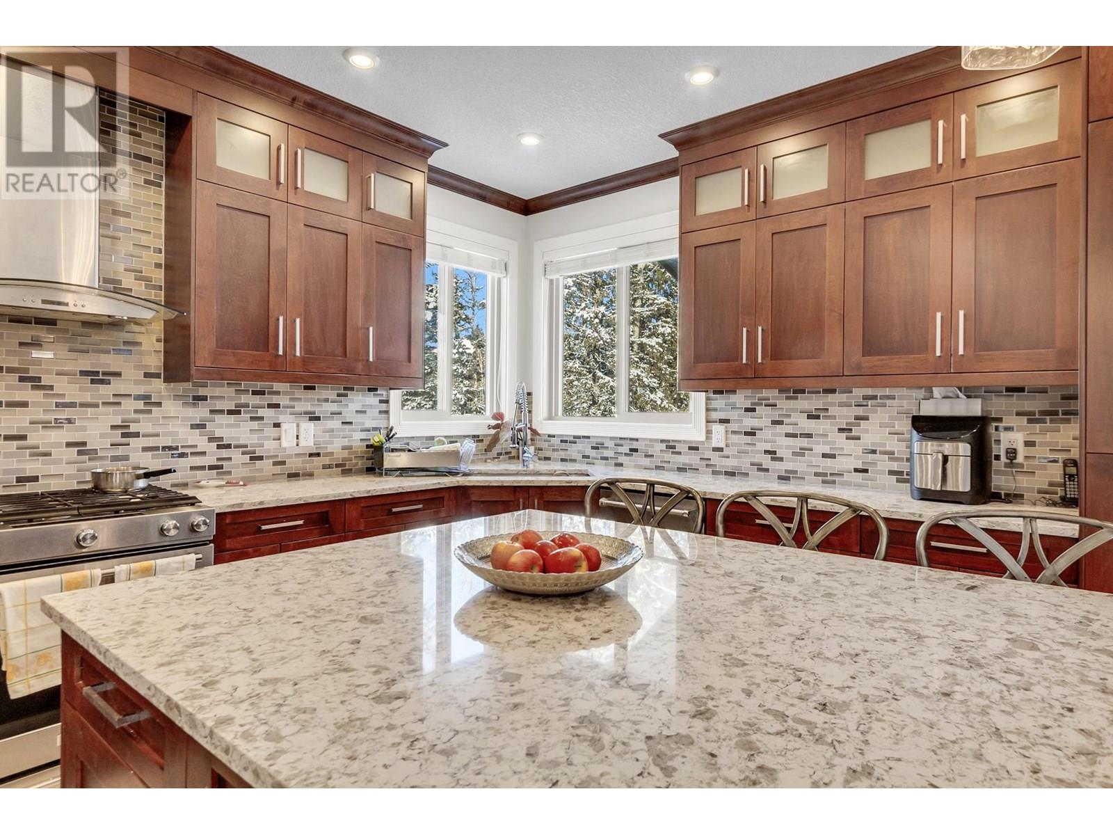 Property at 3228 PARKVIEW CRESCENT image 4