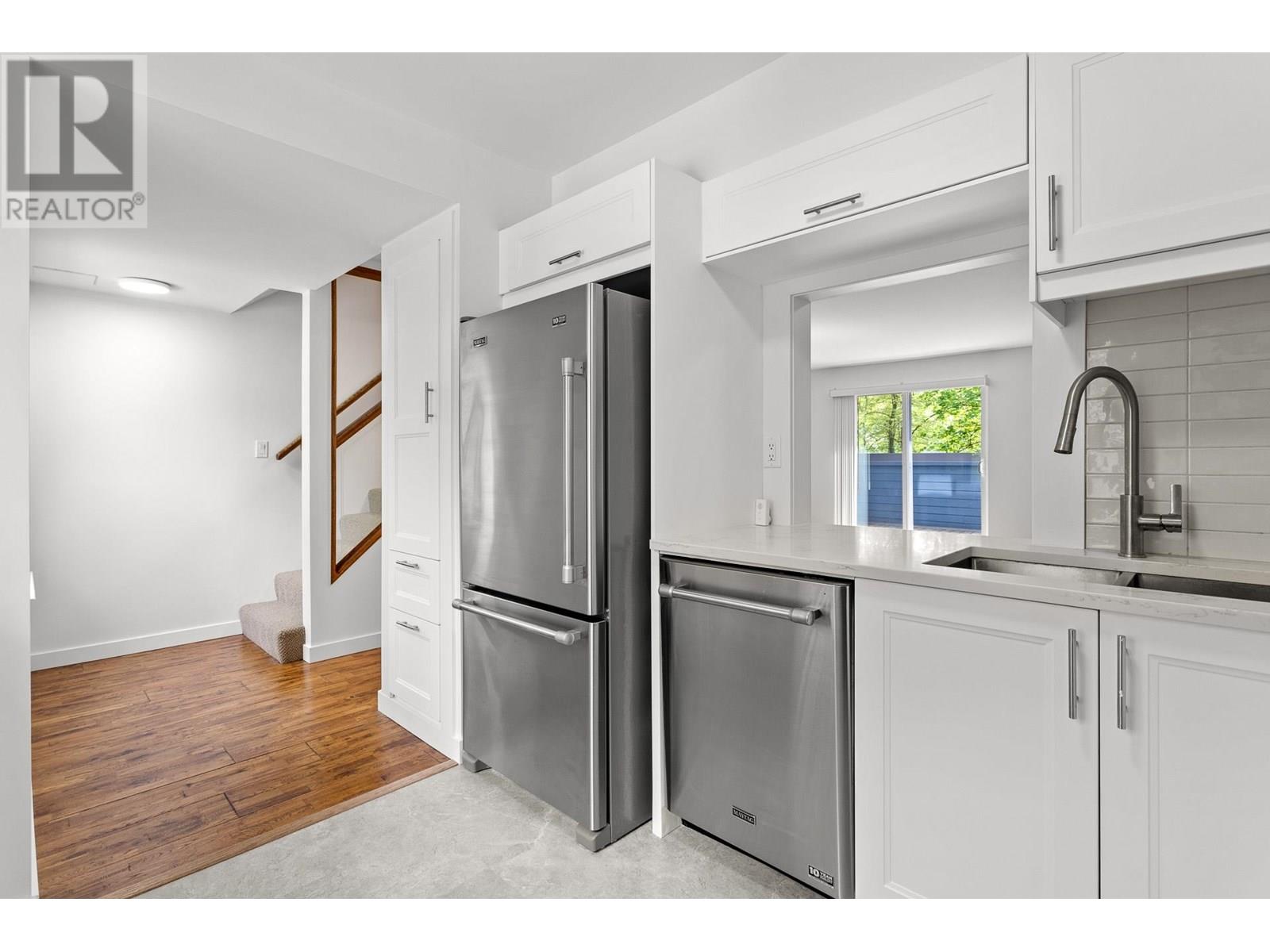 Property at 8238 AMBERWOOD PLACE image 5