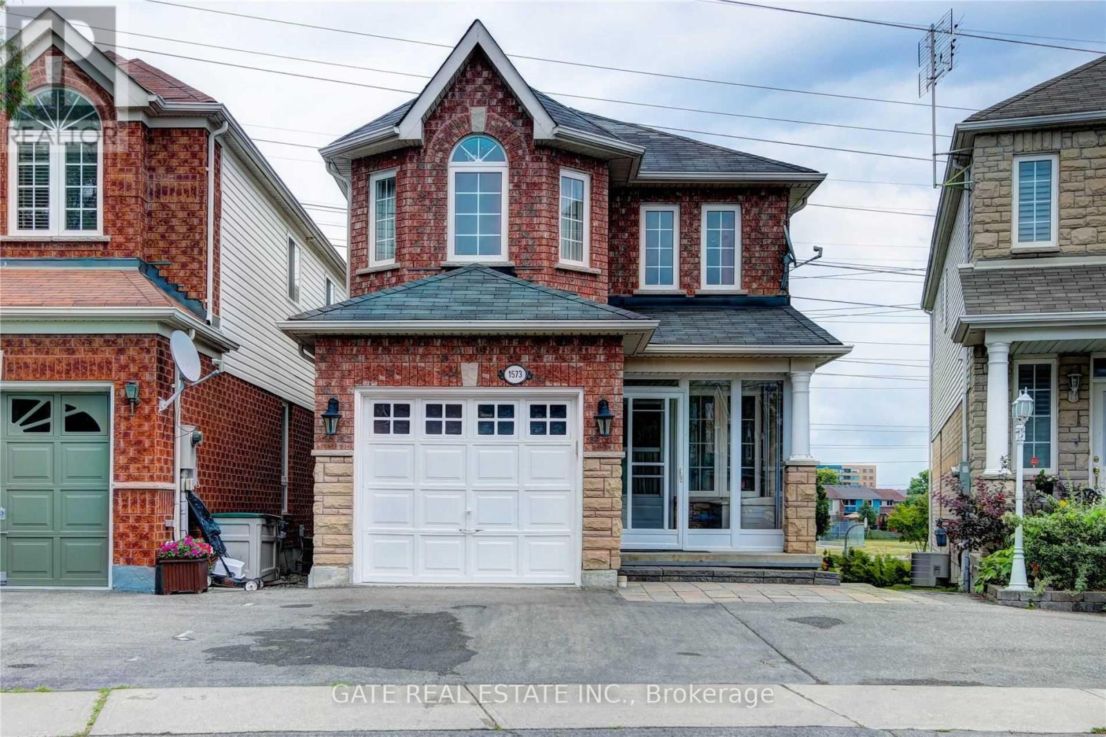 Property at 1573 AVONMORE SQUARE W image 1