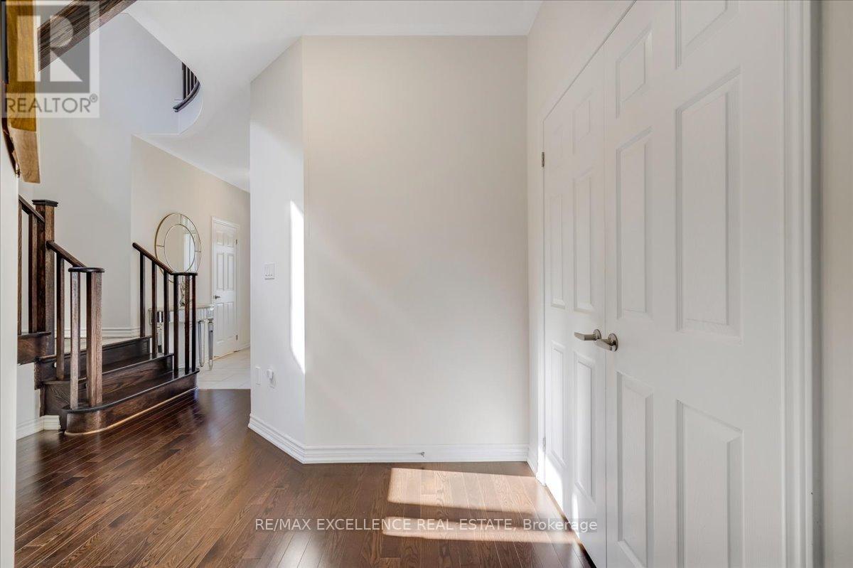 1315 Apollo Street, Oshawa, Ontario  L1K 3E6 - Photo 8 - E12251422