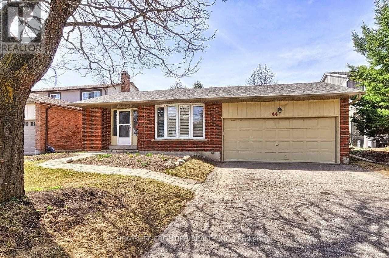44 RUTLEDGE AVENUE, Newmarket, Ontario