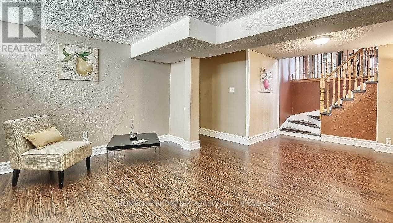 44 Rutledge Avenue, Newmarket, Ontario  L3Y 5T4 - Photo 19 - N12251447