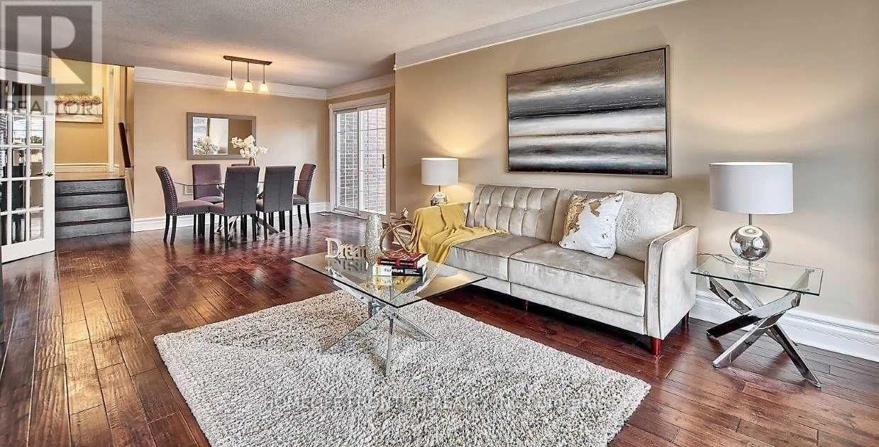 44 Rutledge Avenue, Newmarket, Ontario  L3Y 5T4 - Photo 3 - N12251447