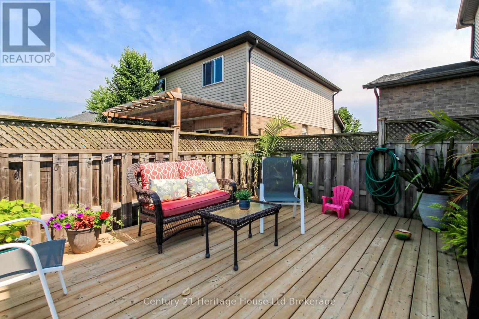 63 Woodhatch Crescent, Ingersoll, Ontario  N5C 0A3 - Photo 24 - X12250333