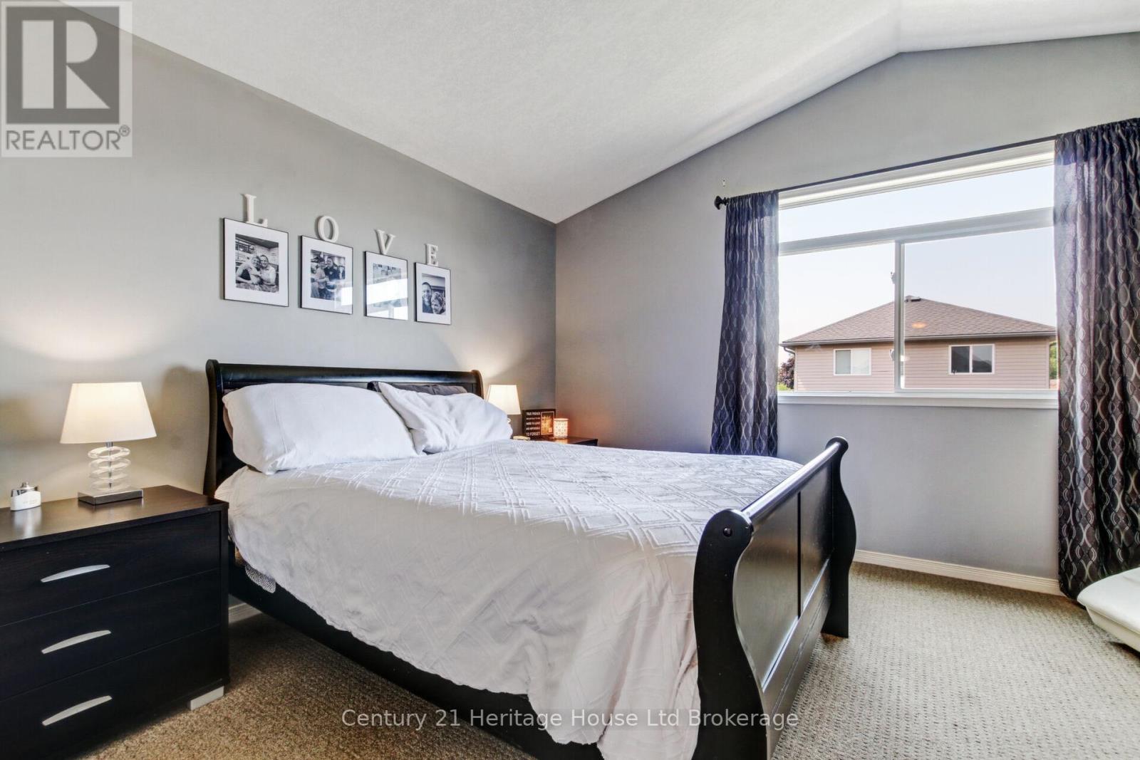 63 Woodhatch Crescent, Ingersoll, Ontario  N5C 0A3 - Photo 18 - X12250333