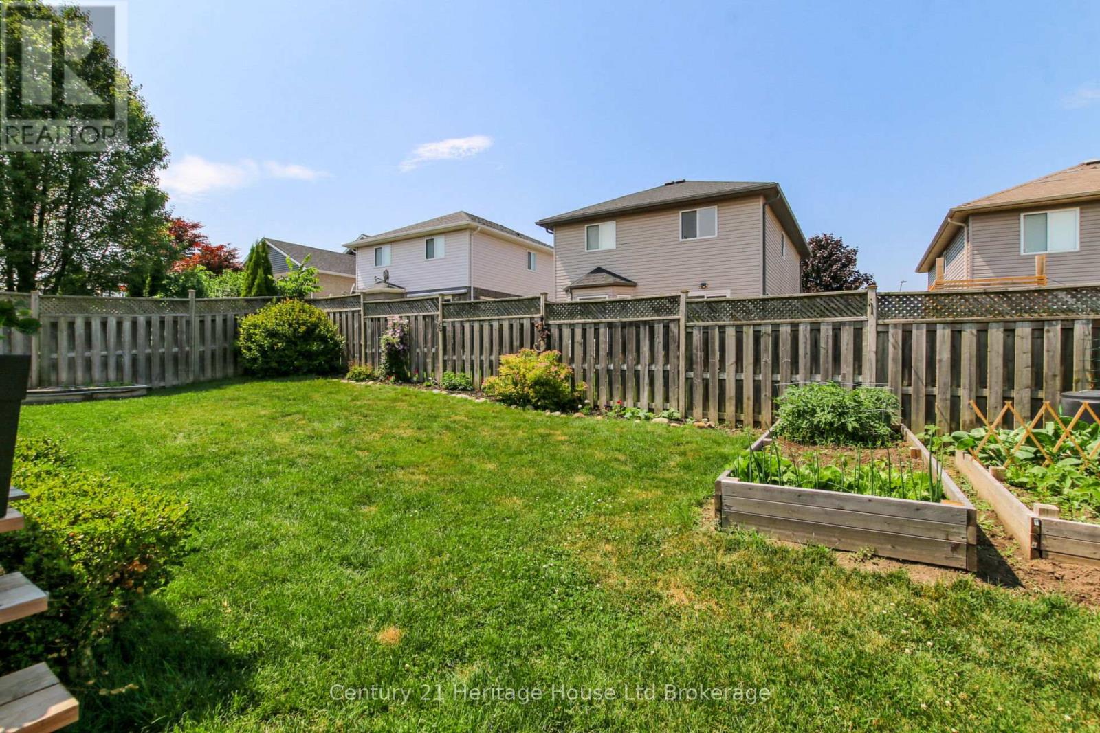 63 Woodhatch Crescent, Ingersoll, Ontario  N5C 0A3 - Photo 25 - X12250333
