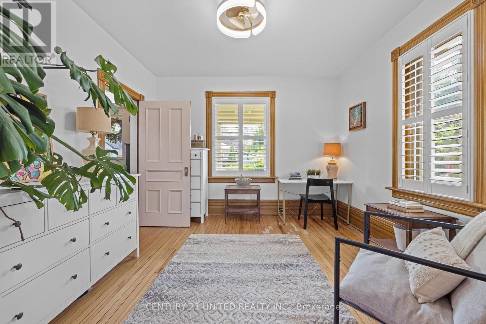 Property at 172 QUEEN STREET image 5