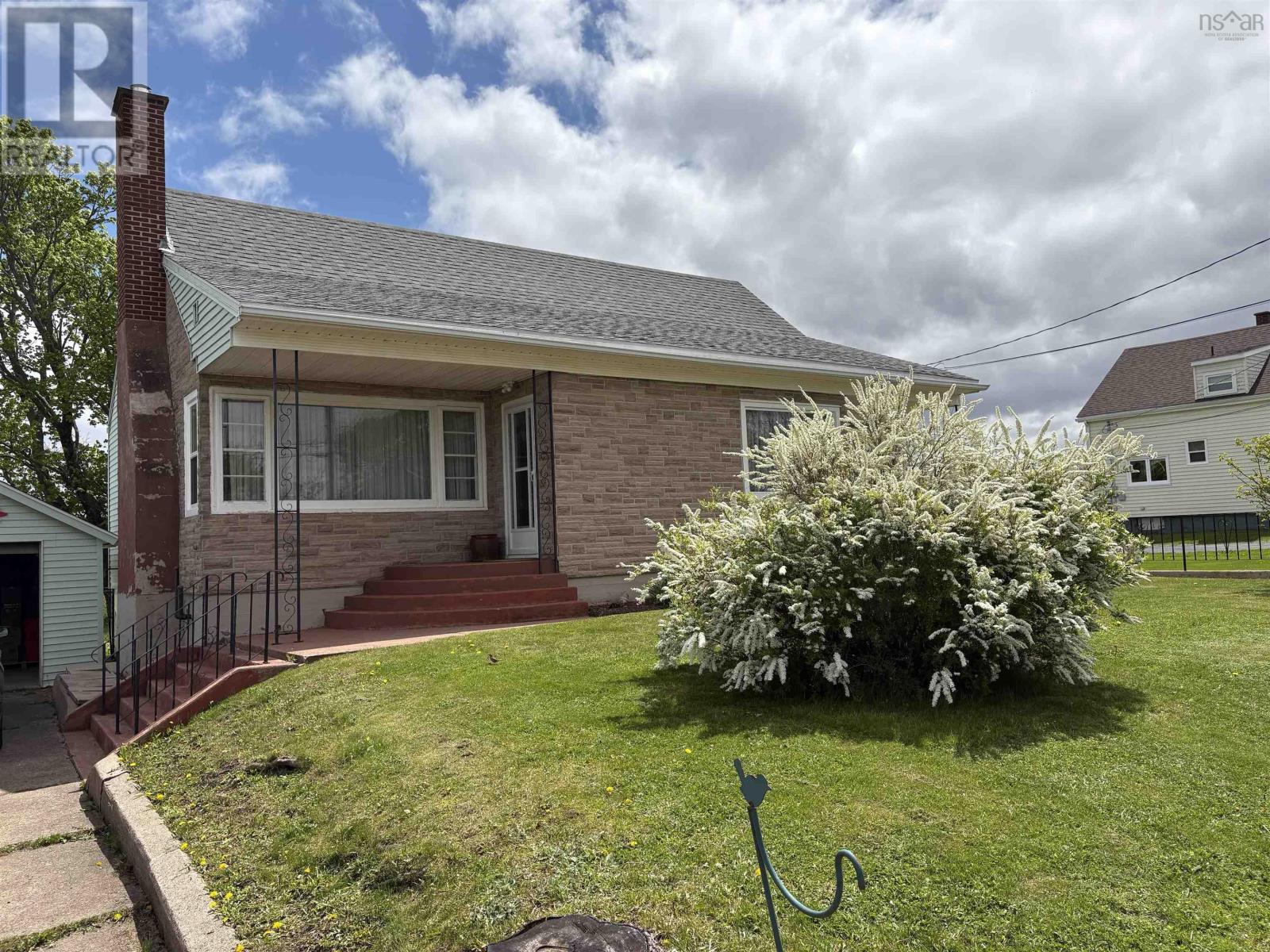 15 High Street, Plymouth, Nova Scotia  B0K 1S0 - Photo 1 - 202512915
