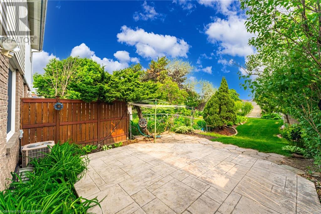 Property at 170 ROYAL SALISBURY Way image 2