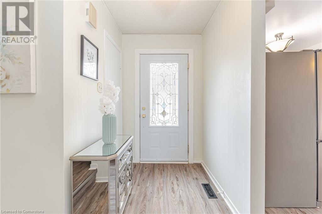 Property at 170 ROYAL SALISBURY Way image 3