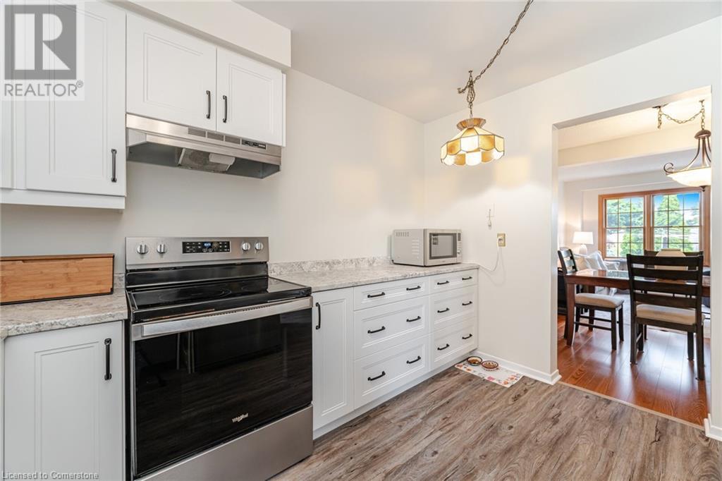 Property at 170 ROYAL SALISBURY Way image 4