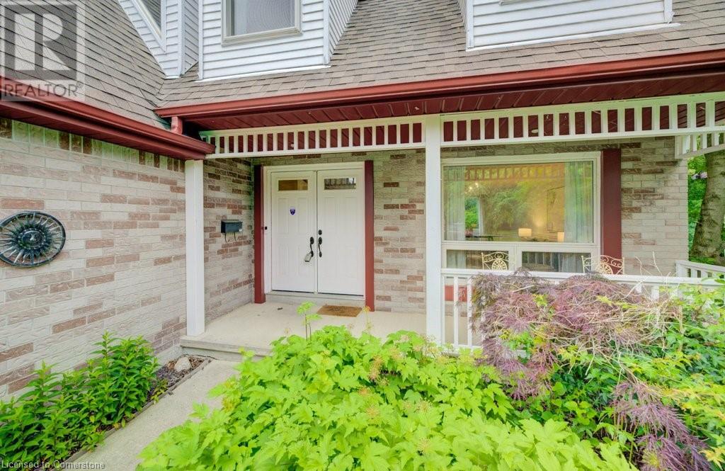 Property at 33 MANITOULIN Crescent image 3