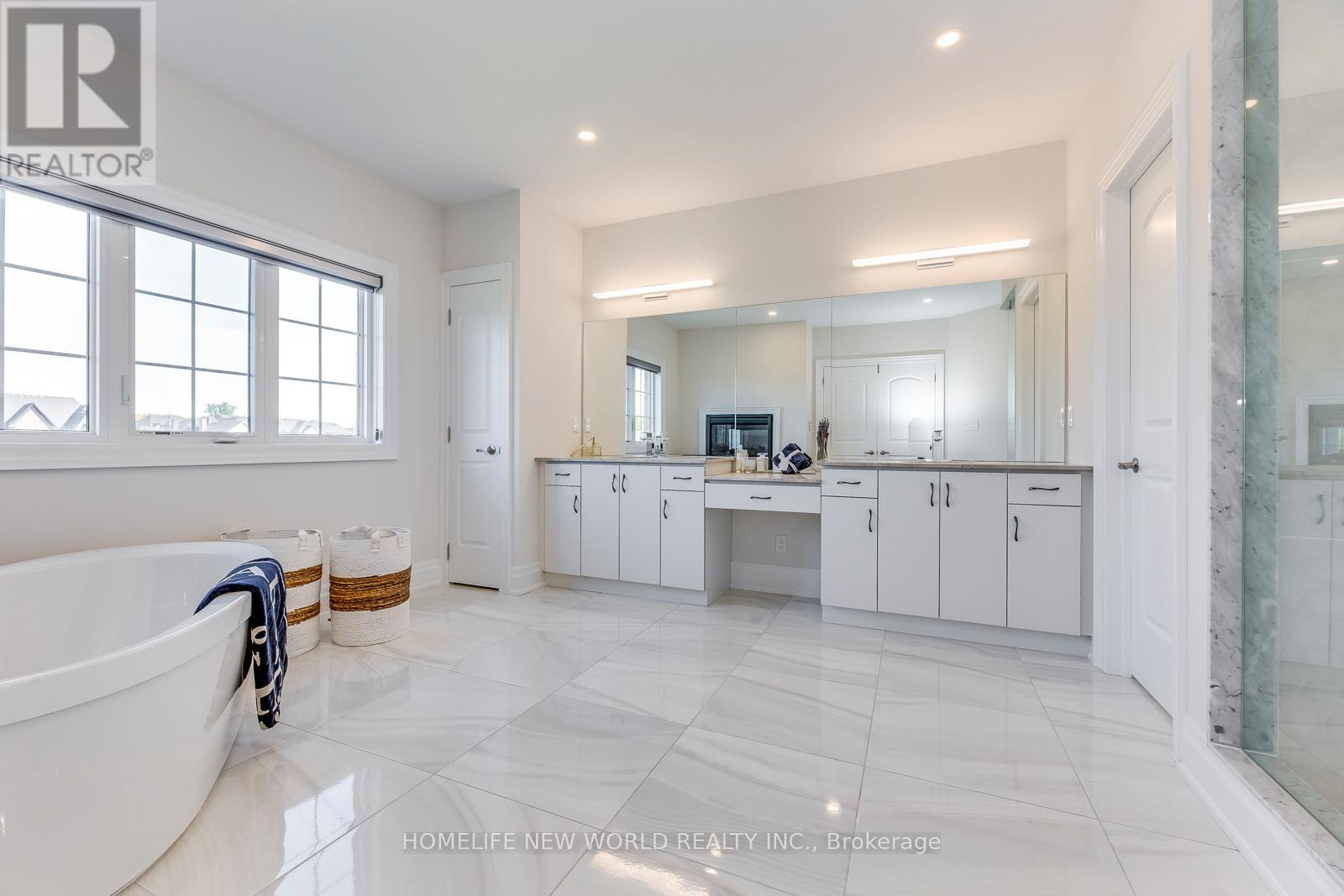 349 Torrey Pines Road, Vaughan, Ontario  L4H 3X3 - Photo 18 - N12251471