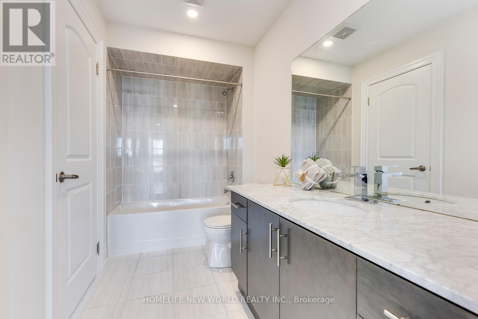 349 Torrey Pines Road, Vaughan, Ontario  L4H 3X3 - Photo 30 - N12251471