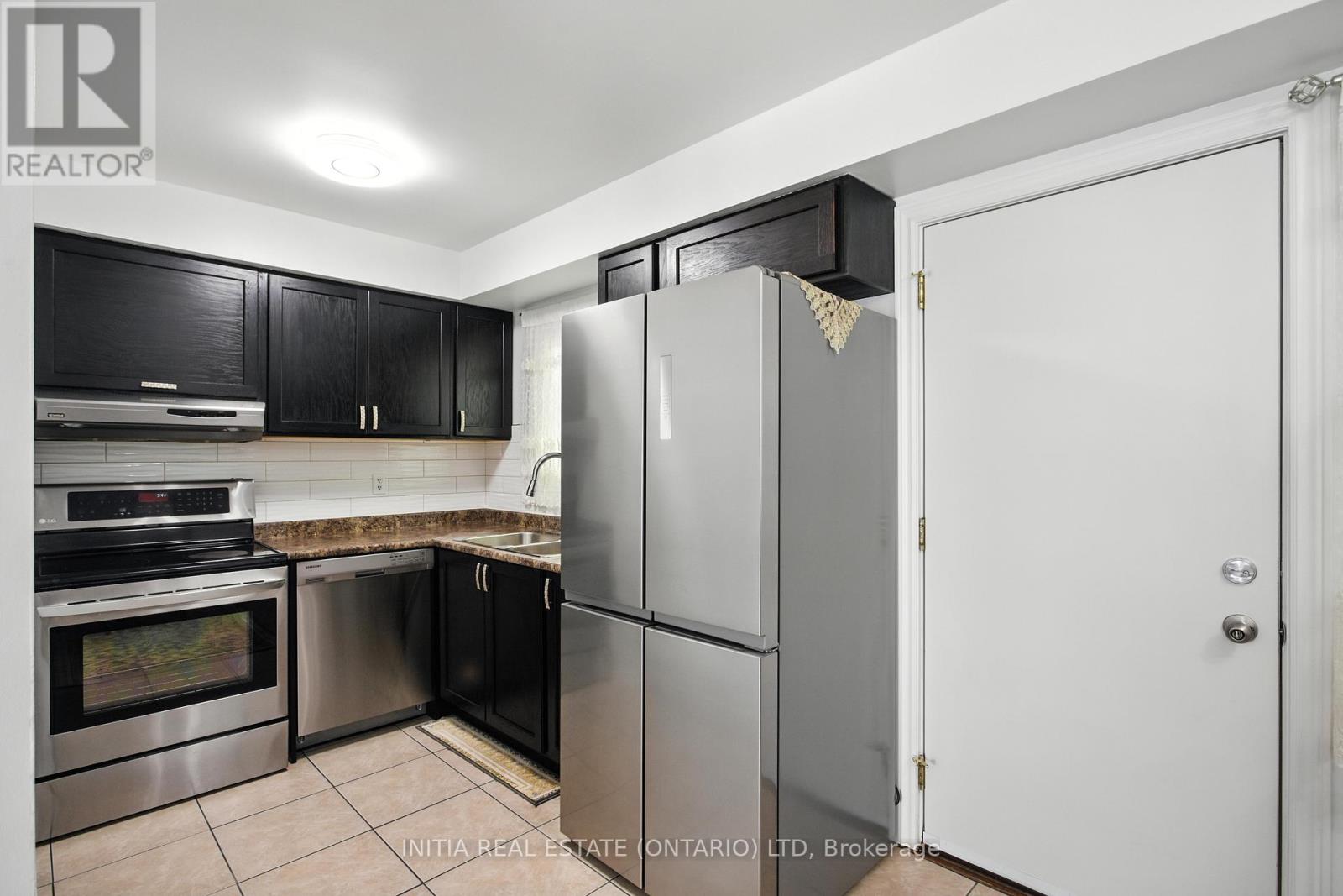 58 - 1725 Ernest Avenue, London South, Ontario  N6E 2W3 - Photo 14 - X12251570