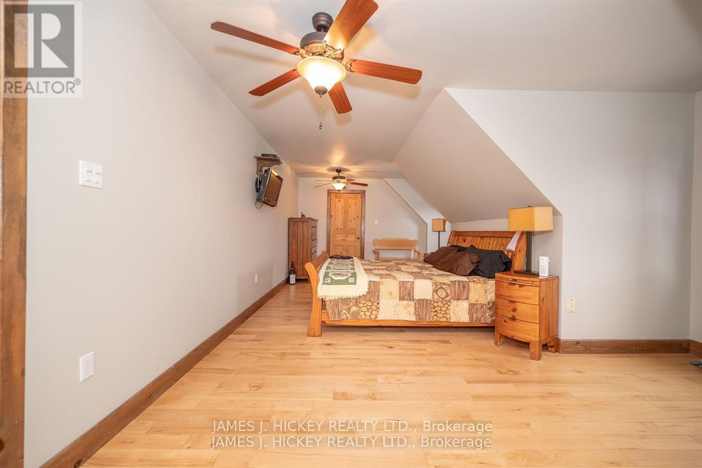 44a Main Street, Laurentian Hills, Ontario  K0J 1J0 - Photo 13 - X12251556
