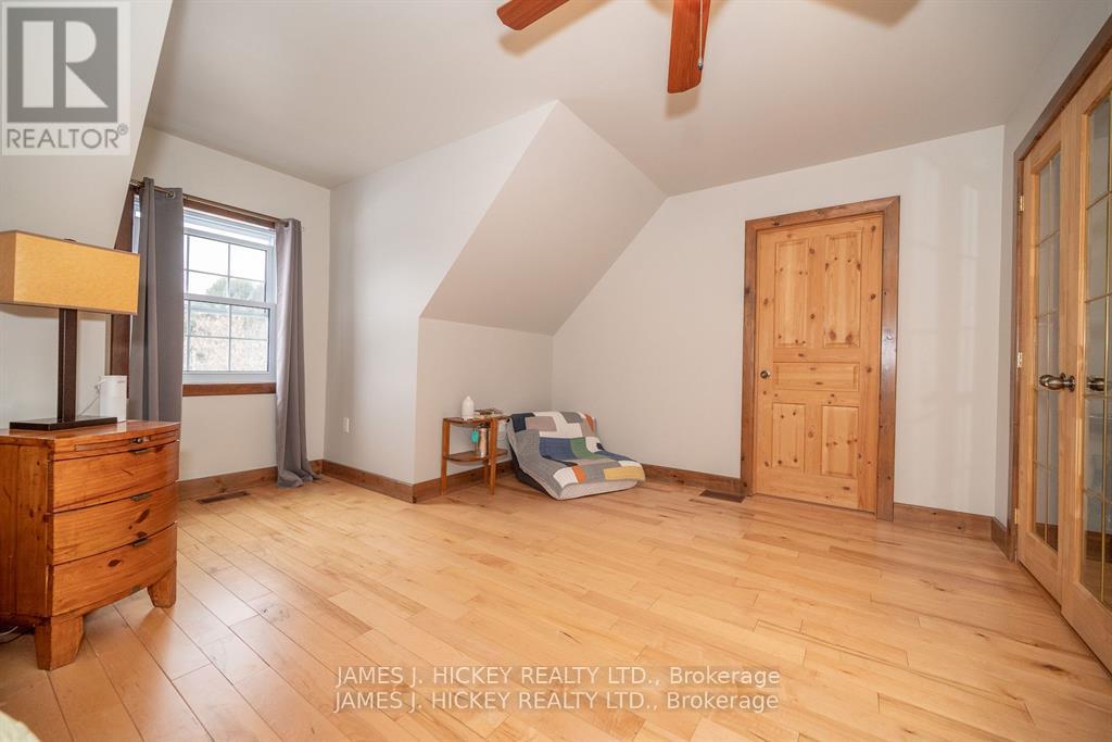 44a Main Street, Laurentian Hills, Ontario  K0J 1J0 - Photo 14 - X12251556