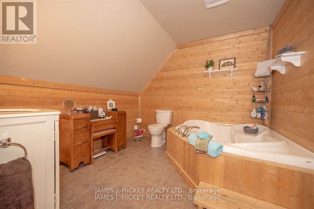 44a Main Street, Laurentian Hills, Ontario  K0J 1J0 - Photo 15 - X12251556