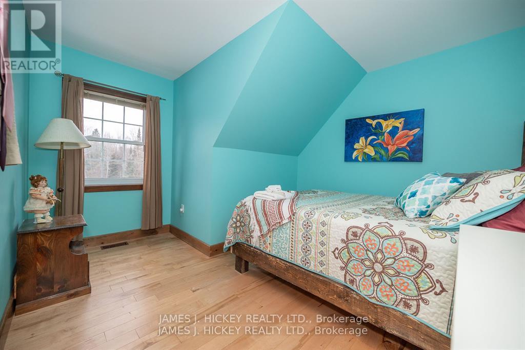 44a Main Street, Laurentian Hills, Ontario  K0J 1J0 - Photo 18 - X12251556