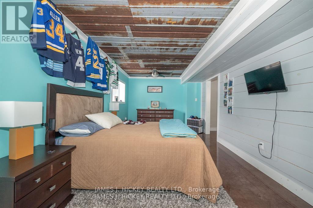 44a Main Street, Laurentian Hills, Ontario  K0J 1J0 - Photo 26 - X12251556