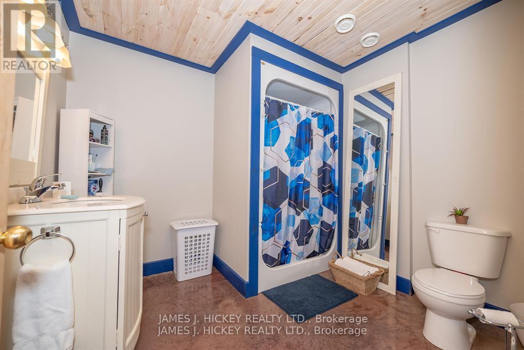 44a Main Street, Laurentian Hills, Ontario  K0J 1J0 - Photo 28 - X12251556