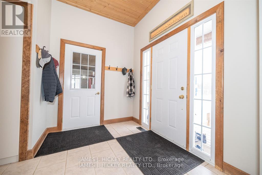44a Main Street, Laurentian Hills, Ontario  K0J 1J0 - Photo 3 - X12251556